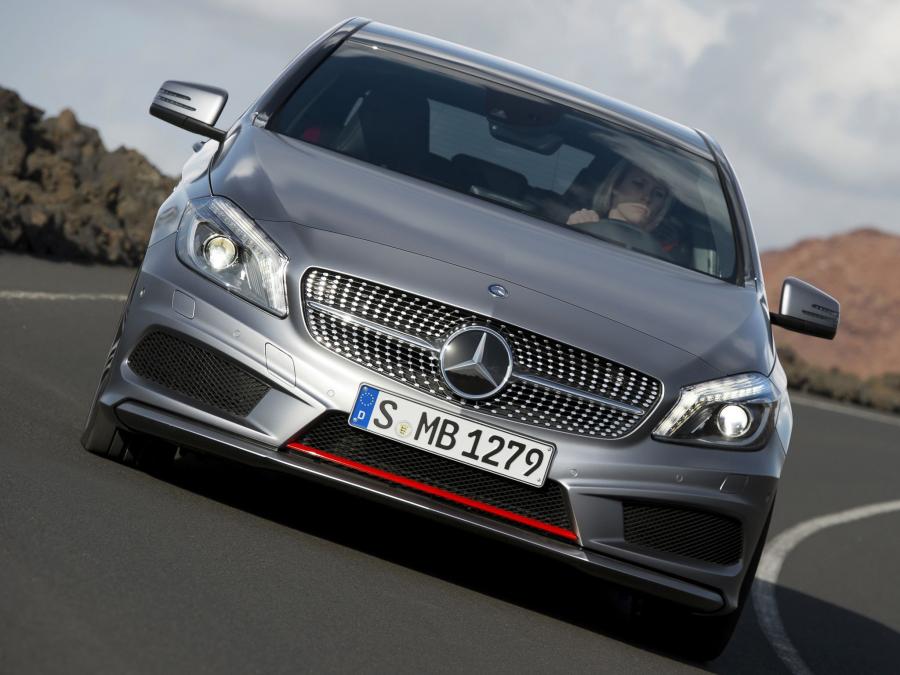  Mercedes-Benz A250 AMG Sport Package 2012 года  (фото 8 из 21)